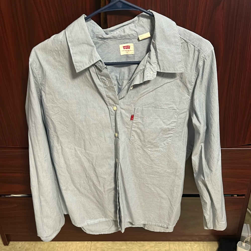 Button Down Levi's Shirt